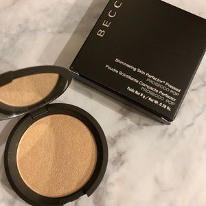 Becca Highlighter Powder